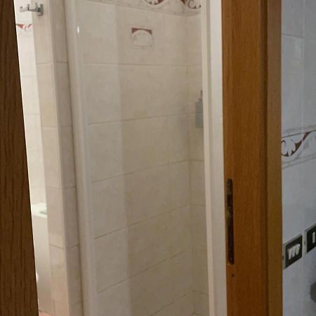 Lovely Apartment Near Centrale Milan Luaran gambar