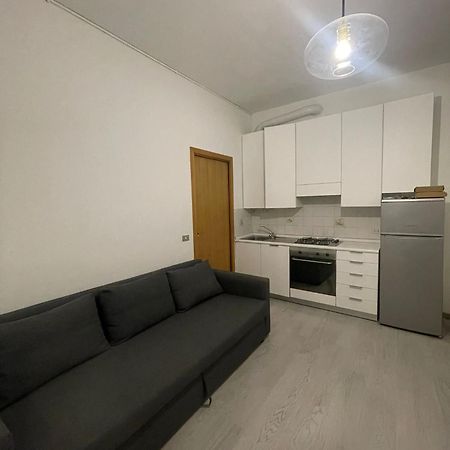 Lovely Apartment Near Centrale Milan Luaran gambar